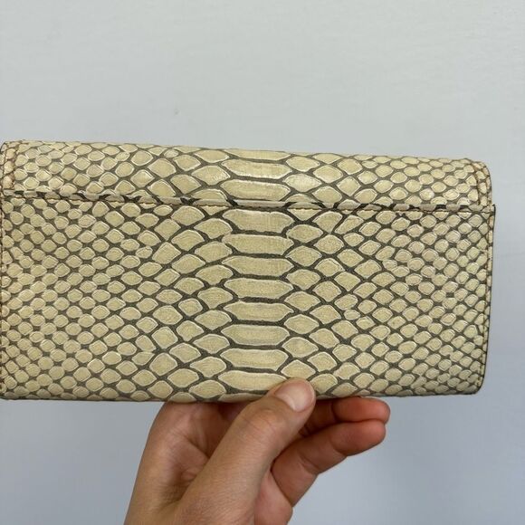 Rare Coach Cream Leather Park Python Embossed Wallet Turn Lock - Picture 5 of 9